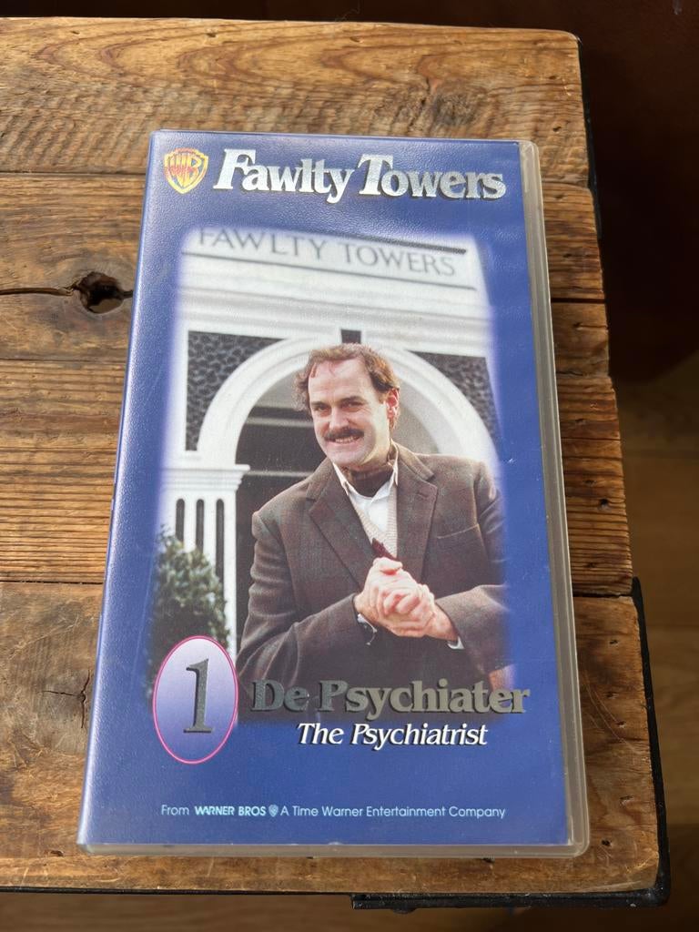 Fawlty Towers - De Psychiater VHS, Alle leeftijden, Ophalen of Verzenden, Zo goed als nieuw, Komedie