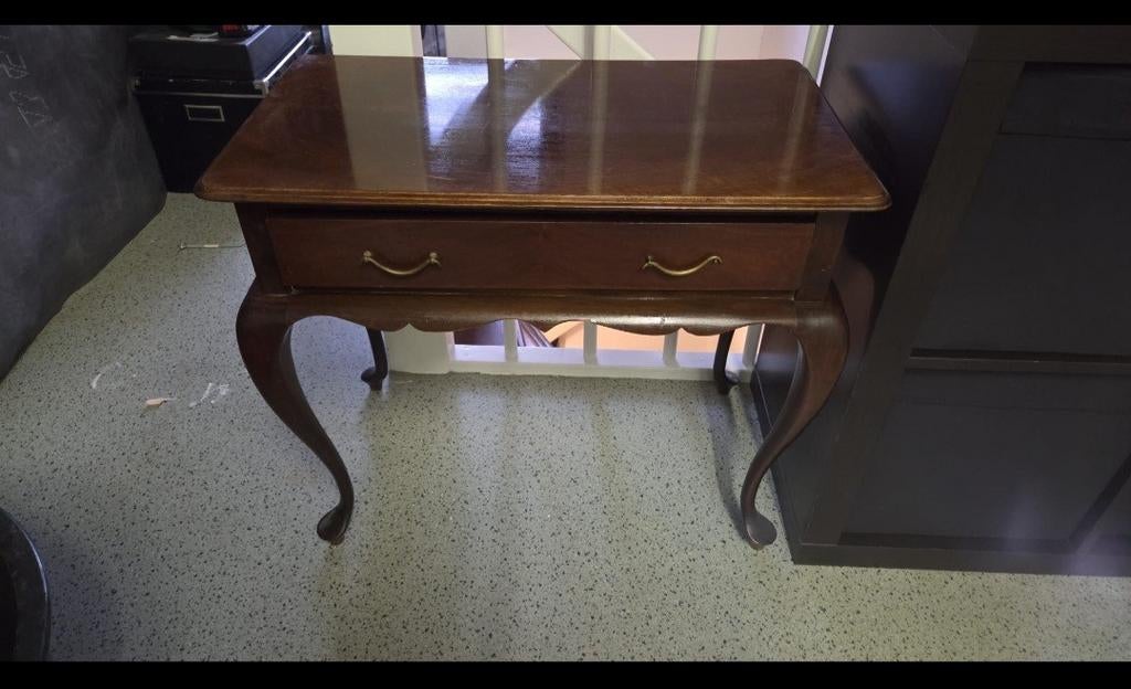 Vintage Notenhouten Sidetable met Lade, Minder dan 55 cm, Gebruikt, Vintage, Rechthoekig