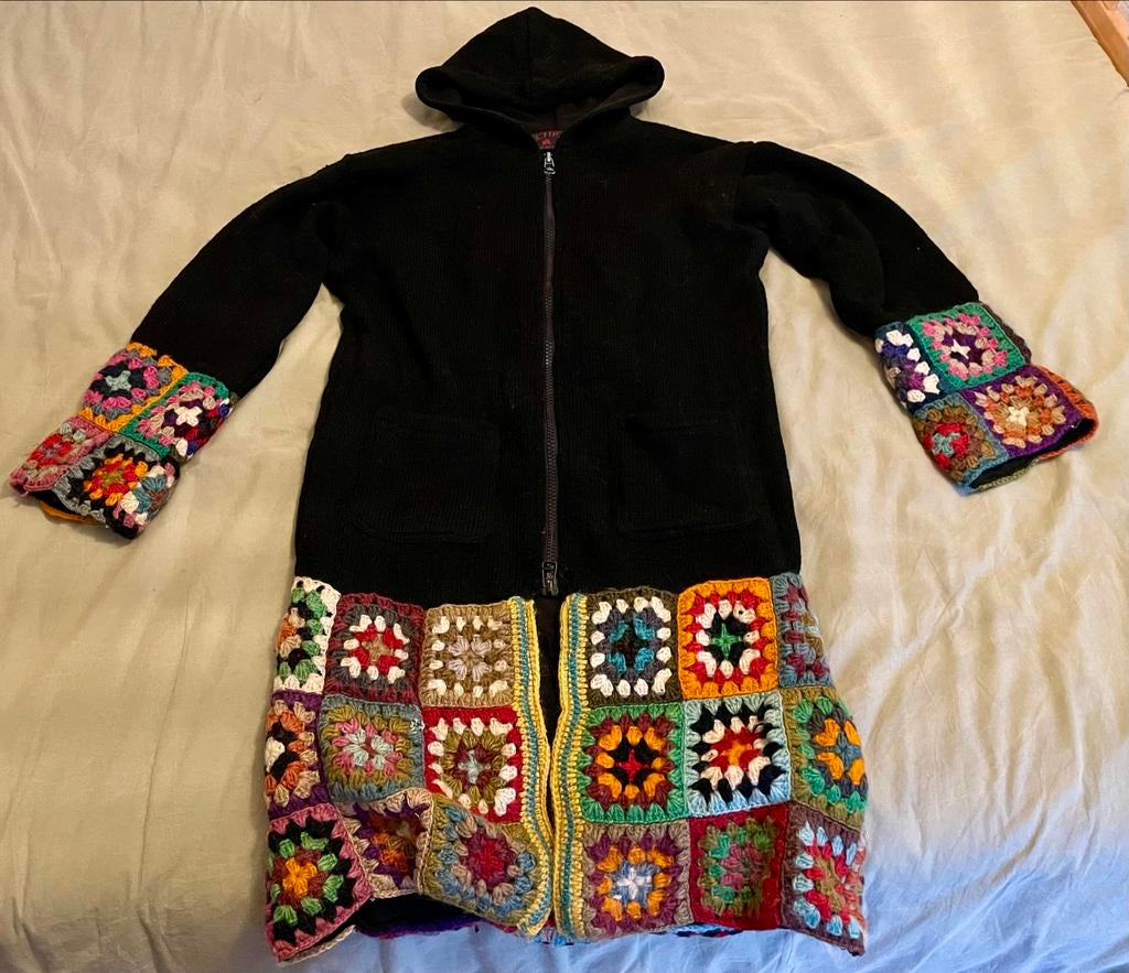 Warm wollen vest met fleece en gehaakte details en capuchon., Kleding | Dames, Truien en Vesten, Ophalen of Verzenden, Gedragen