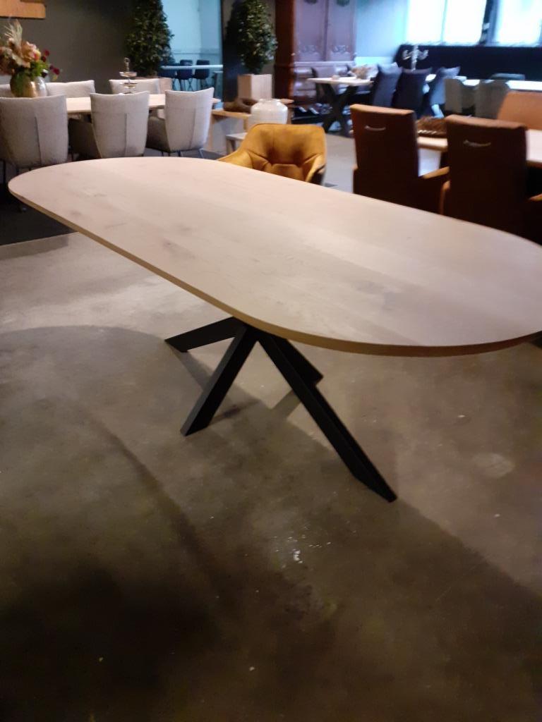 Massief eiken tafel,stadion model ,verjongd .NIEUW., Ophalen, 50 tot 100 cm, Vijf personen of meer, Overige vormen