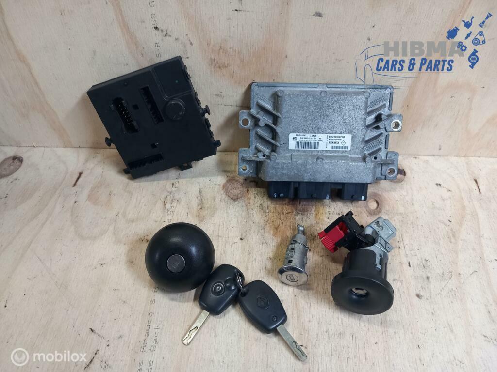 Renault Twingo II 1.2-16V Sleutelset + ECU 8200700600 08-14, Auto-onderdelen, Ophalen of Verzenden, Gebruikt