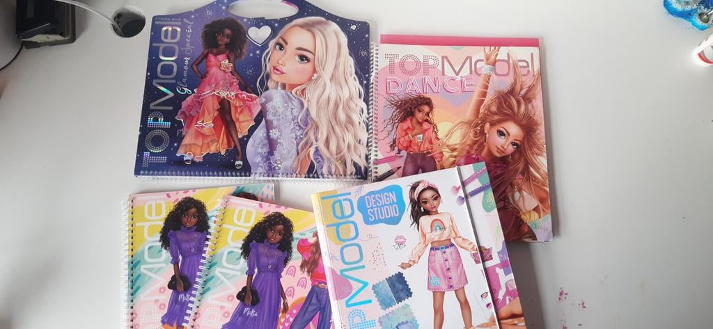 Topmodel kleurboeken, Hobby en Vrije tijd, Tekenen, Zo goed als nieuw, Boek of Gids, Ophalen of Verzenden