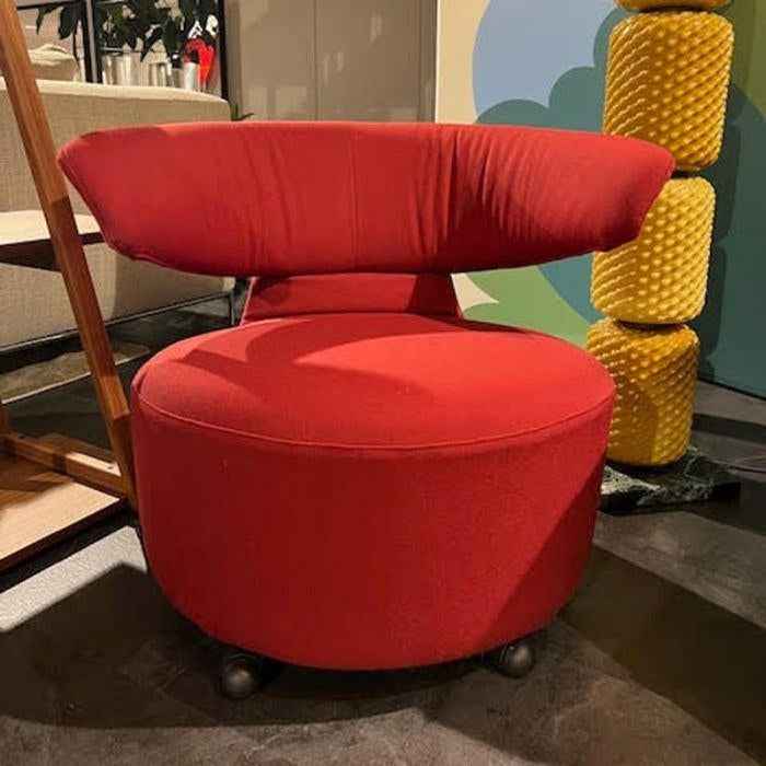 Cassina Biki fauteuil rood, Huis en Inrichting, Ophalen of Verzenden, Zo goed als nieuw, Stof, Modern