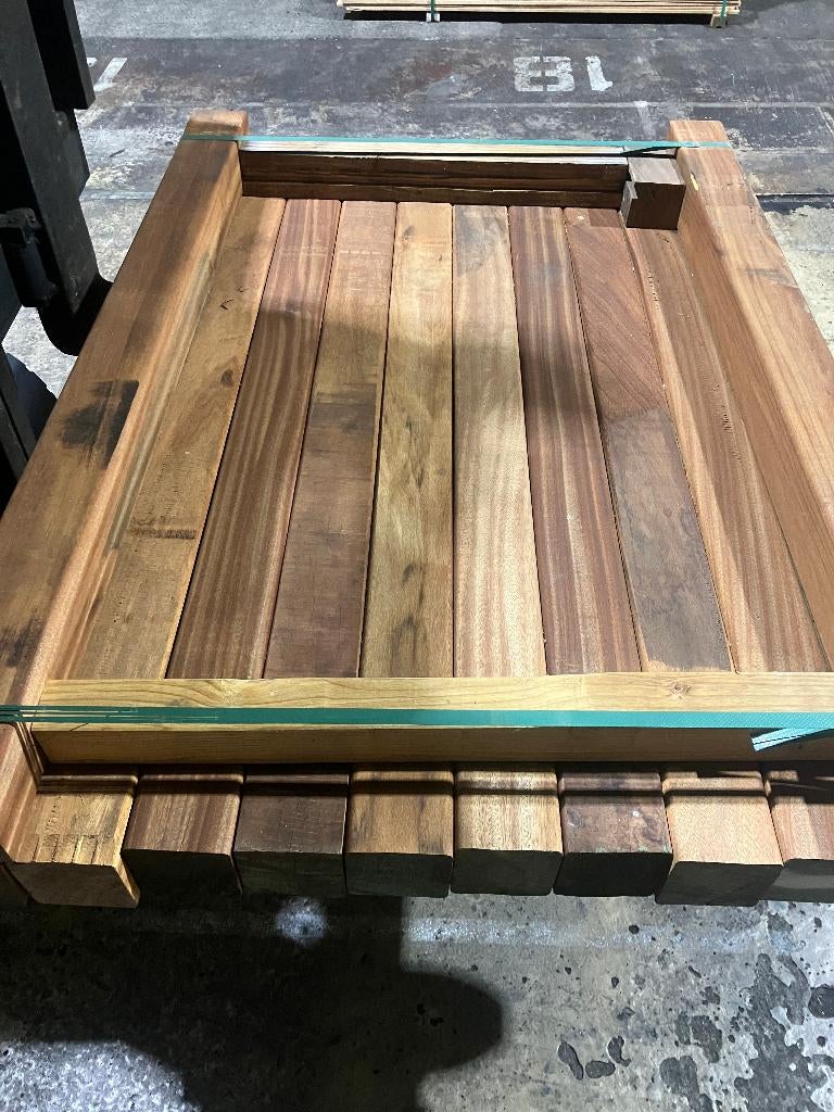 Hardhout–Okan–palen–staanders-liggers-piketpaal-95x95 mm, Ophalen, Palen, Nieuw, Hardhout
