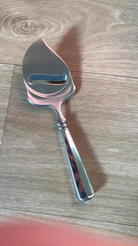 Verzilverde kaasschaaf Haags lofje, Huis en Inrichting, Ophalen of Verzenden, Zo goed als nieuw, Zilver