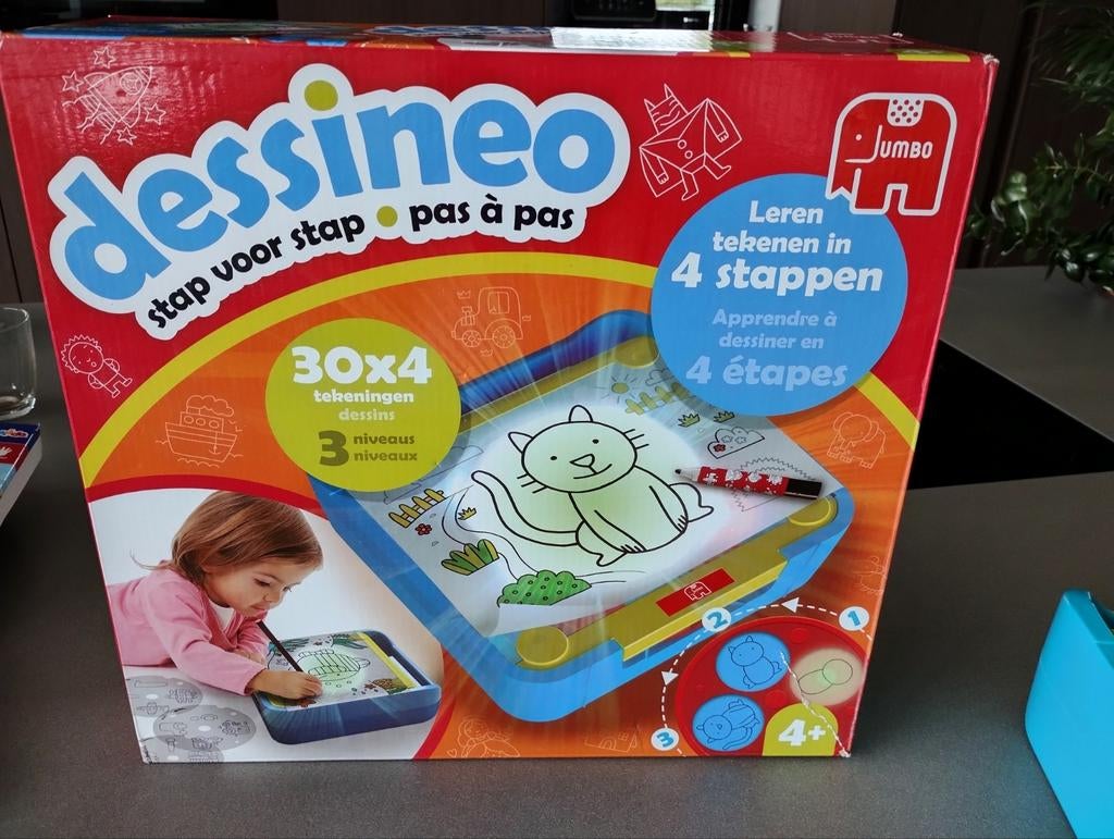 Dessineo - leren tekenen in 4 stappen, Kinderen en Baby's, Speelgoed | Educatief en Creatief, Ophalen of Verzenden, Gebruikt, Met licht