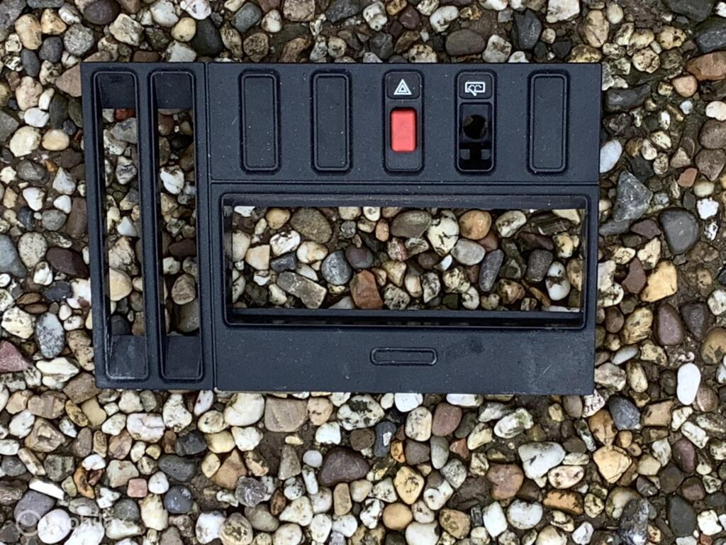 Opel Kadett D 90087765 dashboard middenpaneel radioframe, Auto-onderdelen, Gebruikt, Ophalen of Verzenden