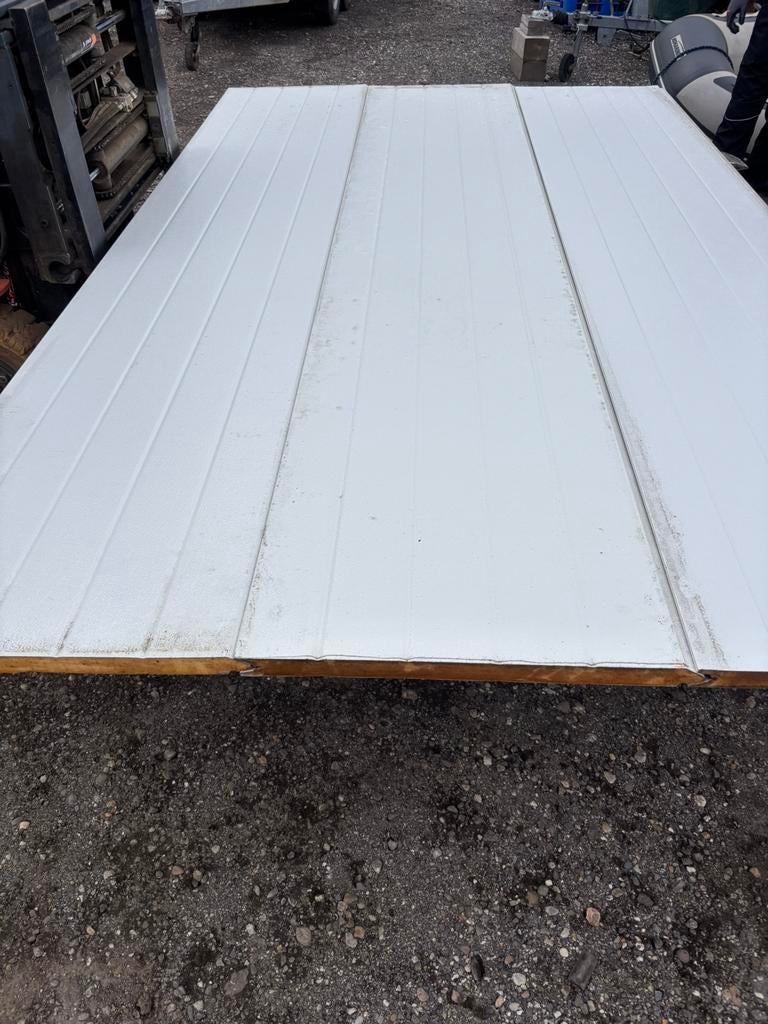 Te koop super nette sandwichpanelen, Doe-het-zelf en Verbouw, Overige materialen, 4 tot 8 cm, Ophalen of Verzenden, Zo goed als nieuw