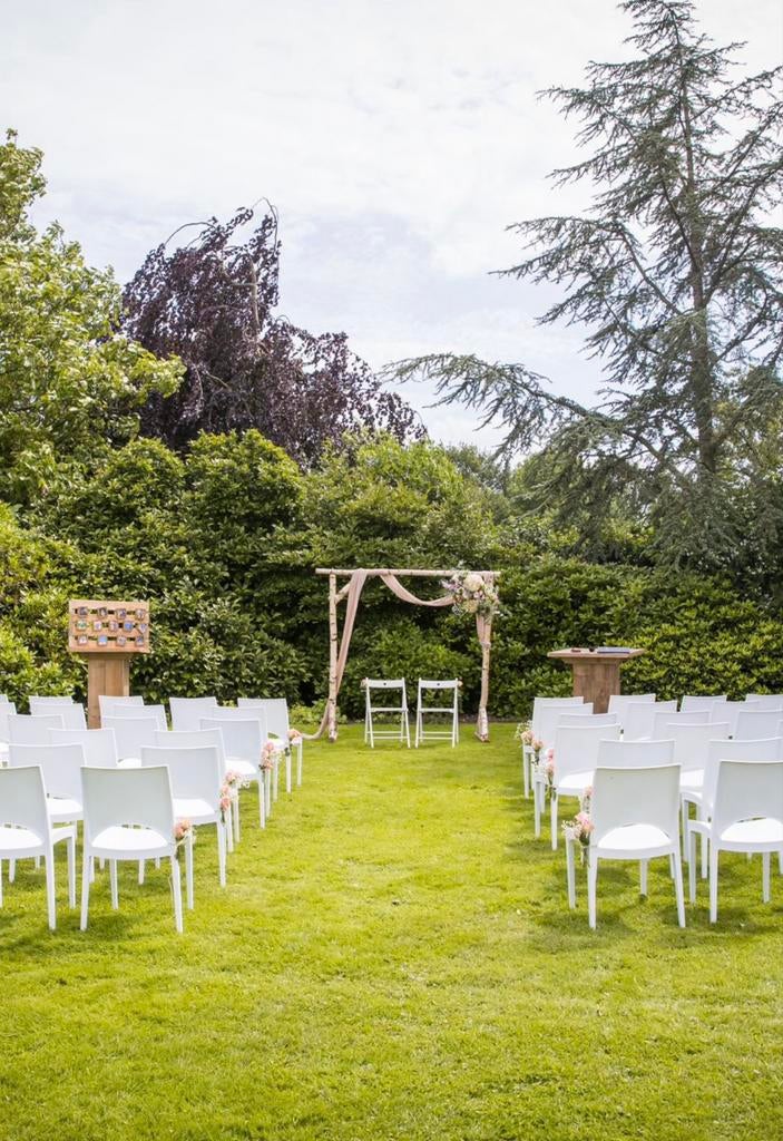 Backdrop en rotanbankje te huur | bruiloft | ceremonieboog, Ophalen, 200 cm of meer, 125 cm of meer, Zo goed als nieuw