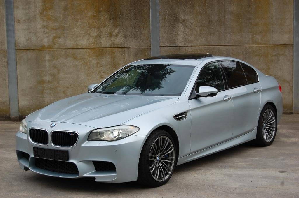 BMW M5 F10 Sedan RHD 560PK S63B44, Auto's, BMW, Automaat, Achterwielaandrijving, Leder, Particulier