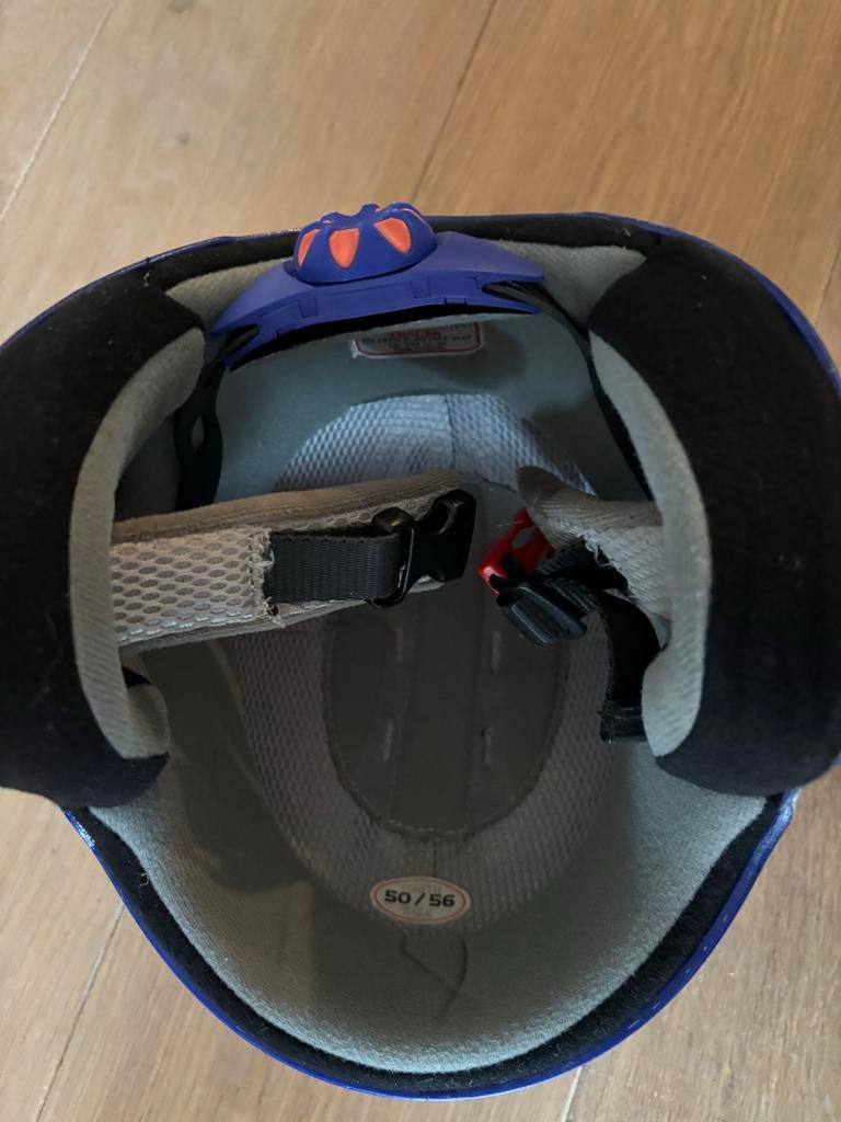 Leuke kinder skihelm - Marker, Sport en Fitness, Skiën en Langlaufen, Overige merken, Overige typen, Ophalen of Verzenden, Zo goed als nieuw