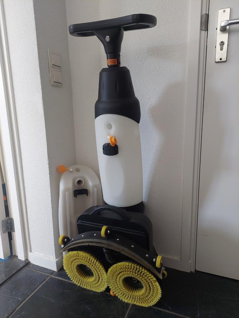 vloerreiniger- schrobmachine. nog 1 nieuw in doos...., Ophalen, Nieuw, Overige typen