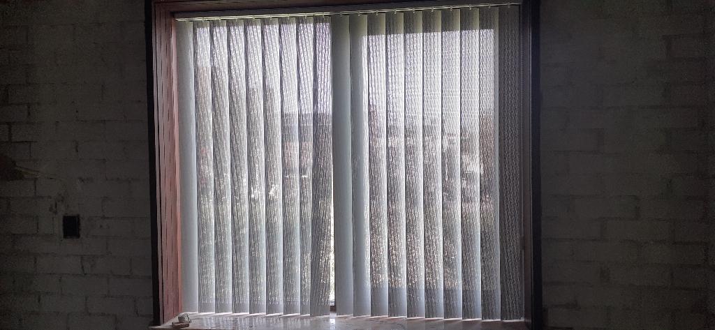 Rails met lamellen (echte) luxaflex 149 breed 133 hoog, Ophalen, Wit