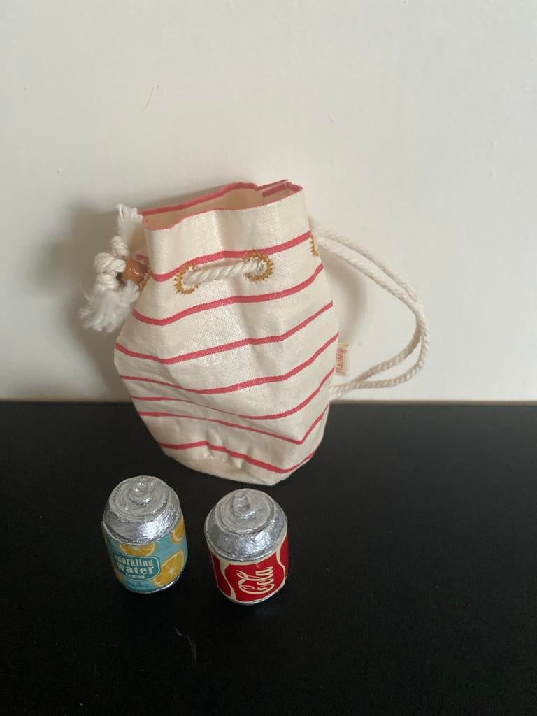 Maileg Muis Strandtas met Blikjes, Verzamelen, Poppenhuizen en Toebehoren, Ophalen of Verzenden, Gebruikt, Overige typen