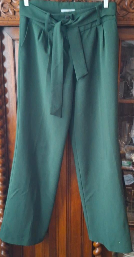 Groene broek met riem - Maat M, Maat 38/40 (M), Ophalen of Verzenden, Zo goed als nieuw, Cottonade