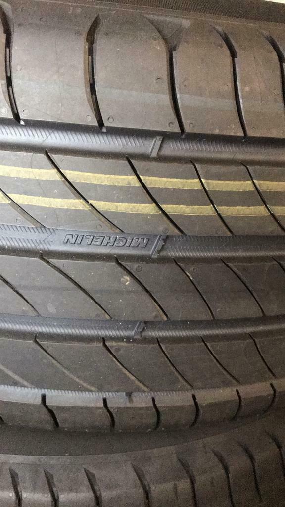 “205 55 r17 michelin. Demo. Puntjes zitten er nog op”, Ophalen, Nieuw, 17 inch, 205 mm