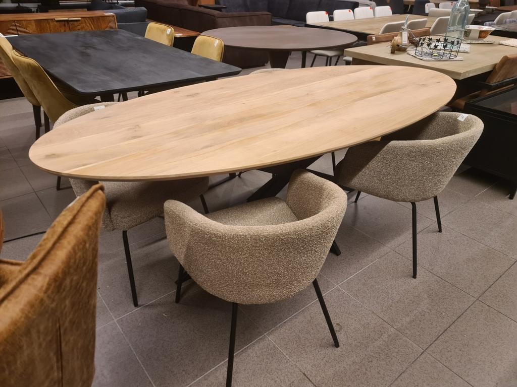 Nieuwe eettafel ovaal 240x110cm eiken €695, Ophalen, ., Nieuw, .