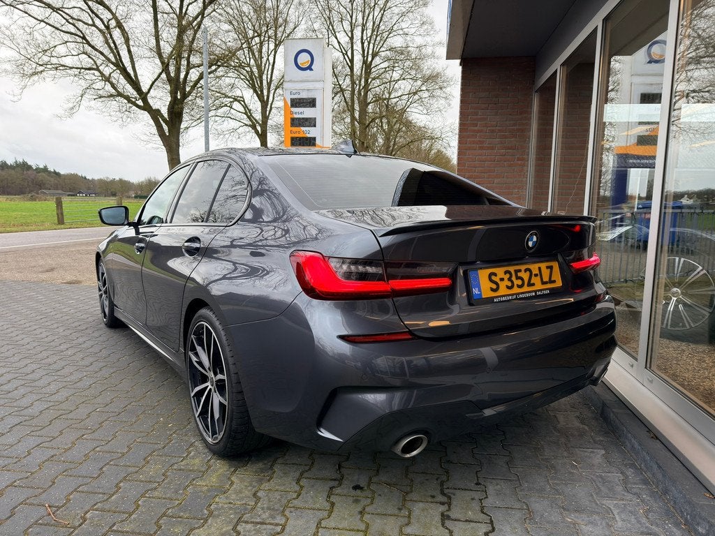BMW 3-serie 320i High Executive M-Sport Acc Stoelverwarming, Auto's, BMW, Automaat, 1998 cc, Achterwielaandrijving, Gebruikt