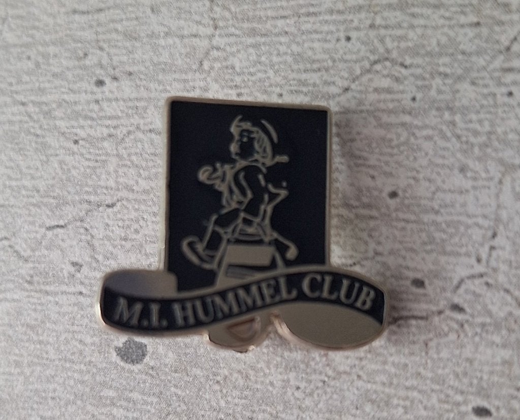 TE KOOP! Speldje van Hummelclub! Als NIEUW!, Ophalen of Verzenden, Zo goed als nieuw, Merk, Speldje of Pin