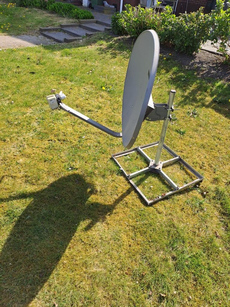 Maximum schotelantenne met LNB, Ophalen of Verzenden, Gebruikt, (Schotel)antenne, Overige merken