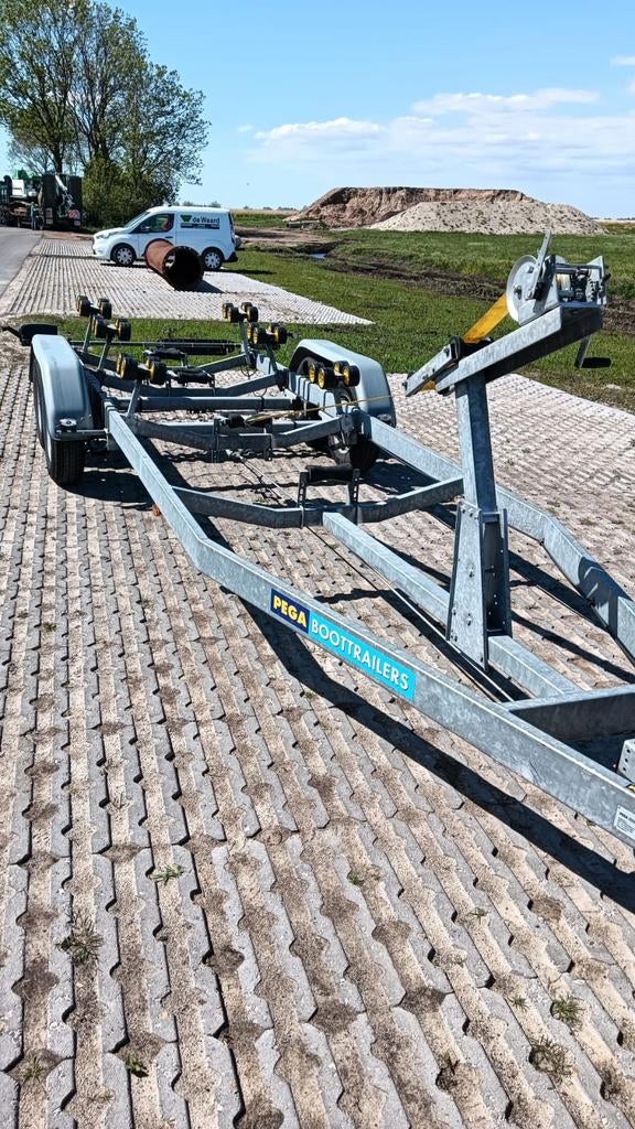 Pega Boottrailer V-Liner - Zo goed als nieuw, Gebruikt, 1500 tot 3000 kg, Sloepentrailer, 6 tot 9 meter