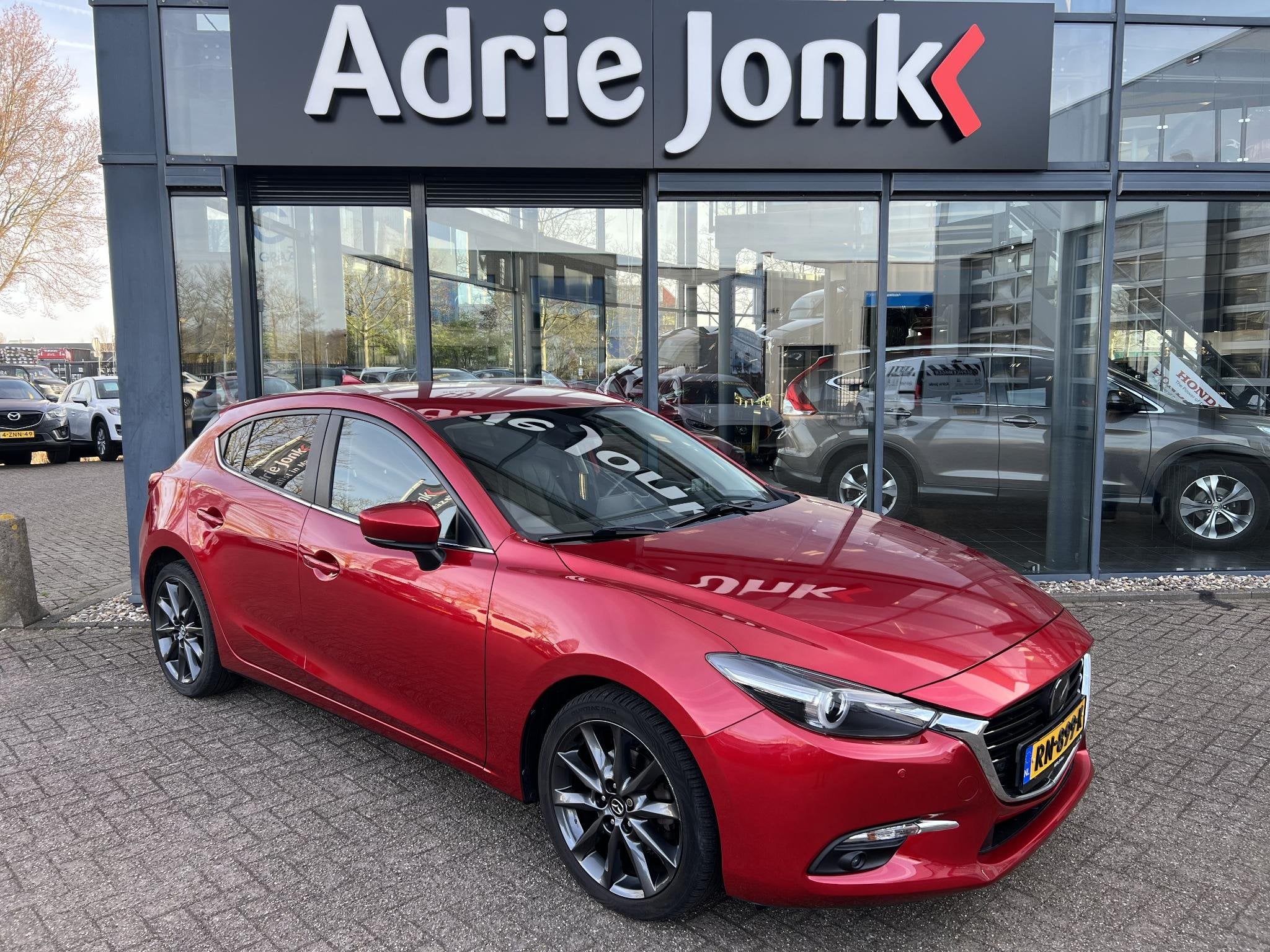 Mazda 3 2.0 SkyActiv-G 120 GT-M AUTOMAAT | TREKHAAK | 18" LM, Auto's, 1998 cc, Gebruikt, 4 cilinders, Met garantie (alle)
