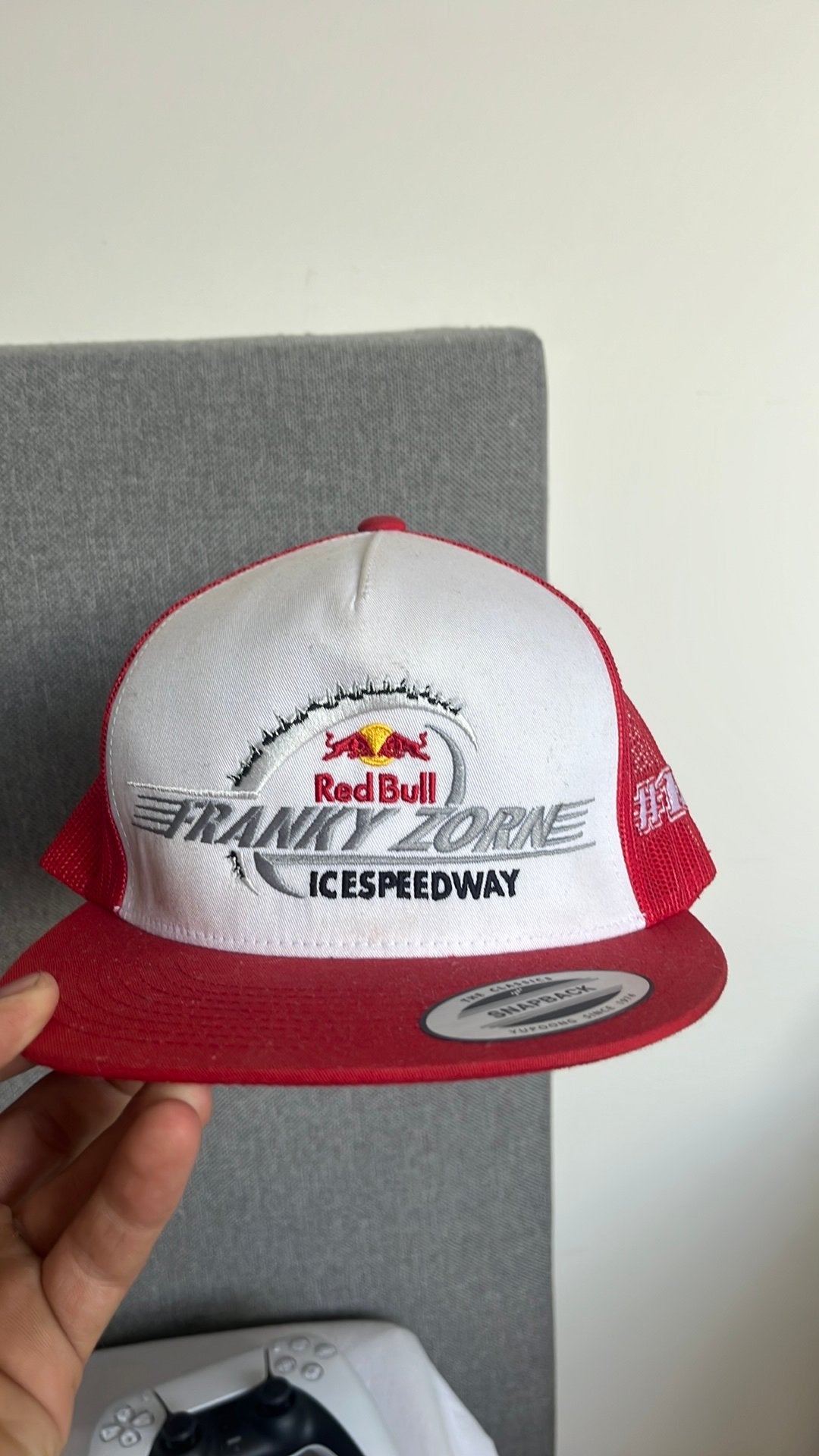 Redbull icespeedway pet, Ophalen, Zo goed als nieuw, Pet