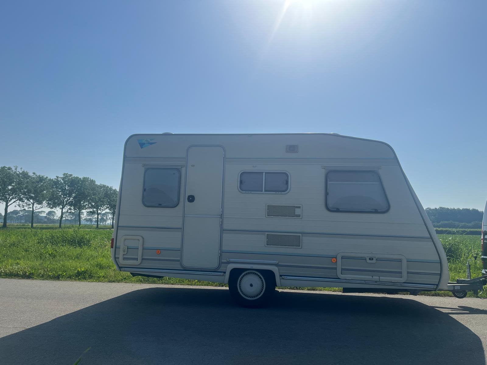 VAKANTIEKLAAR. Caravelair bamba de luxe, Overige typen, Treinzit, 750 - 1000 kg, Particulier