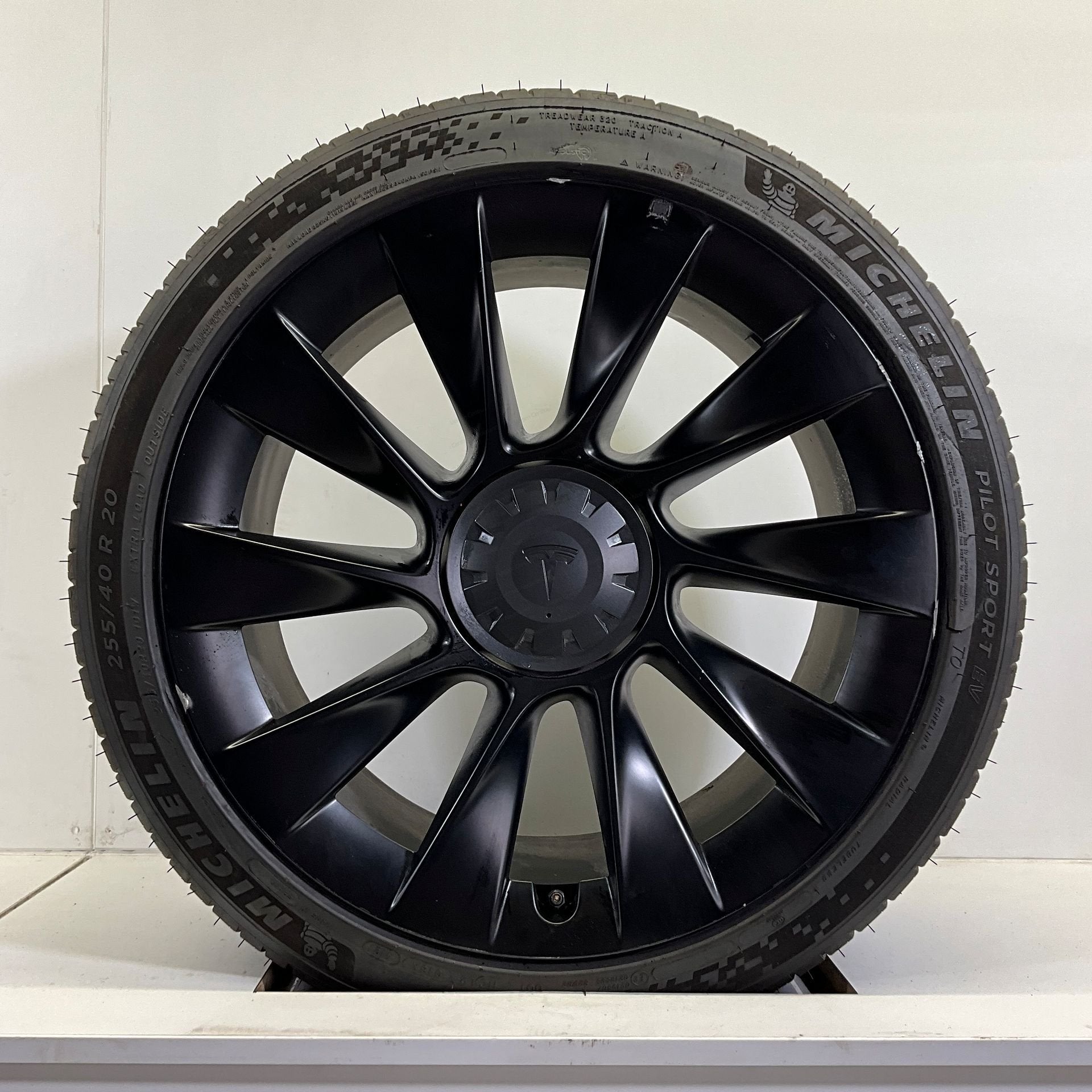 TESLA MODEL Y INDUCTION ZOMERBANDEN SET VELGEN 20 INCH, Auto-onderdelen, Banden en Velgen, Gebruikt, 255 mm, -, -
