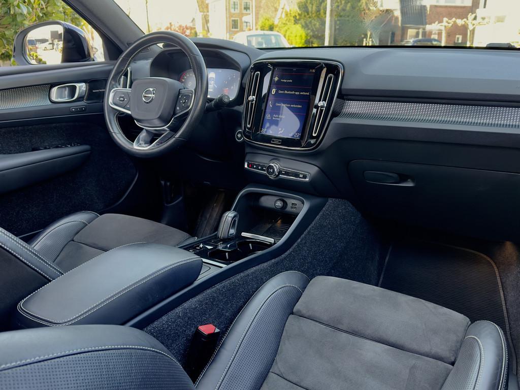 Volvo XC40 2.0 T5 AUT8 AWD R-DESIGN INTRO EDITION PANODAK LE, Auto's, Volvo, Automaat, Gebruikt, Euro 6, 4 cilinders