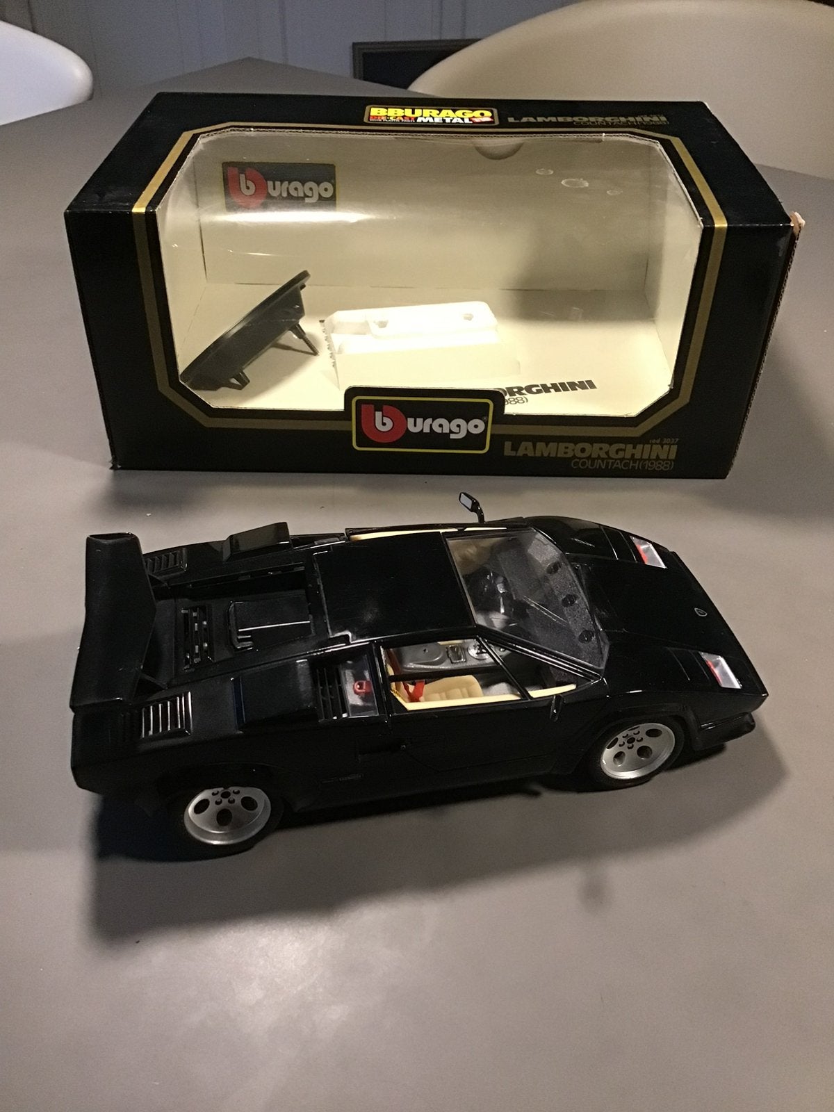 1988 Lamborghini Countach, Bburago nr. 3037, zwart 1:18., Ophalen of Verzenden, Zo goed als nieuw, Auto, Bburago