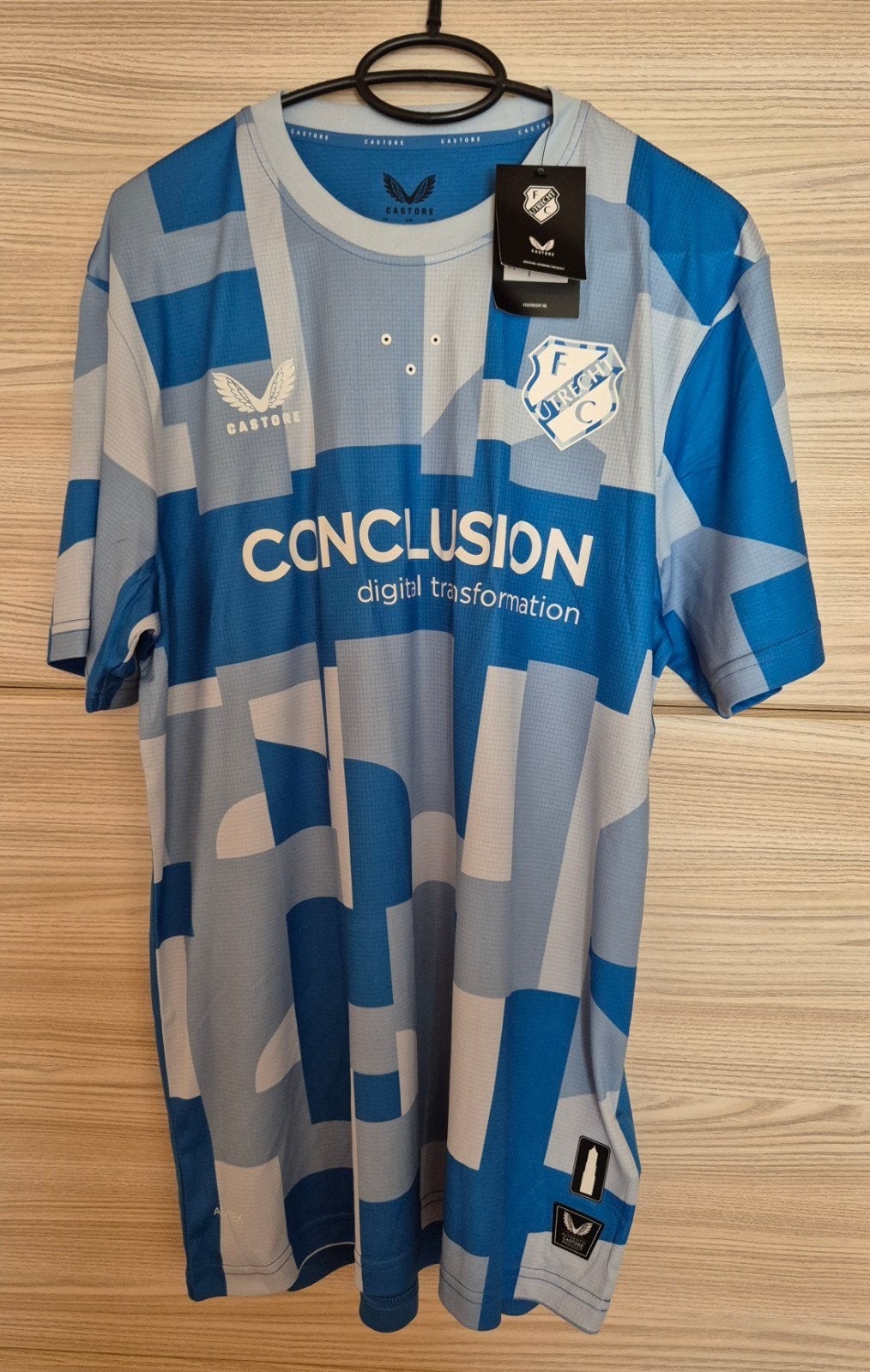 FC Utrecht shirt NIEUW / maat L, Ophalen of Verzenden, Nieuw, Shirt