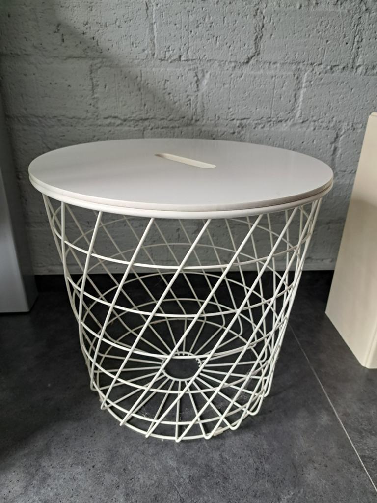 Witte draadstalen bijzettafel met houten blad, Huis en Inrichting, Tafels | Bijzettafels, Minder dan 55 cm, Modern, Industrieel