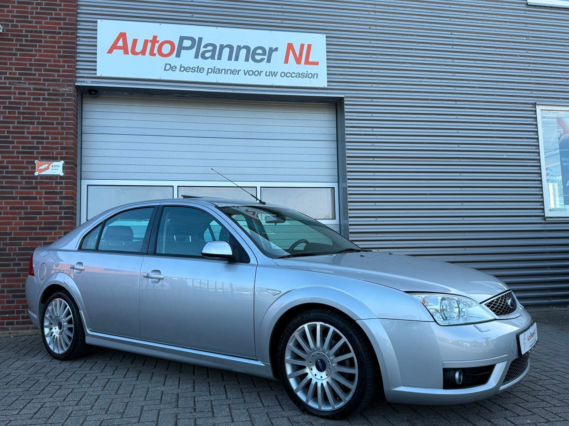 Ford Mondeo 3.0 V6 ST220! Cruise! Navi! Recaro! 1e Eigen.!, Auto's, Ford, Voorwielaandrijving, Gebruikt, Zwart, Mondeo
