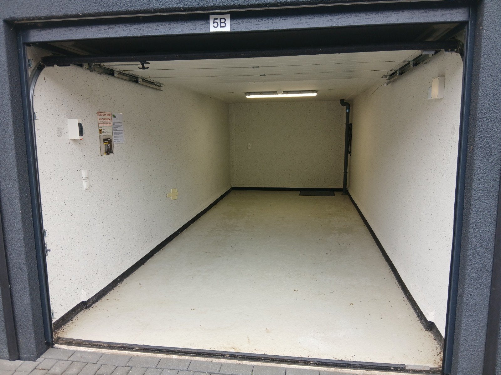 Te huur garagebox (21m2) in Dronten., Zakelijke goederen, 21 m², Huur, Opslag of Loods