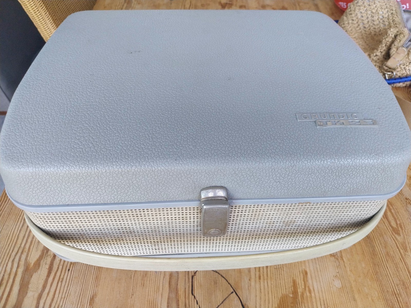 Grundig TK23, Ophalen
