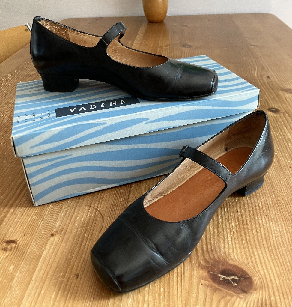 Ballerina met hak Vabene / Vabeene maat 38, Kleding | Dames, Verzenden, Zwart, Ballerina's, Gedragen