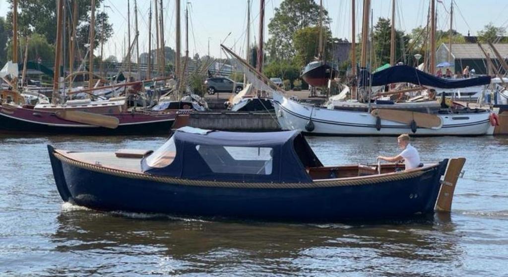 Prachtig verbouwde polyester reddingsloep, Watersport en Boten, Ophalen, 10 tot 30 pk, Gebruikt, Binnenboordmotor