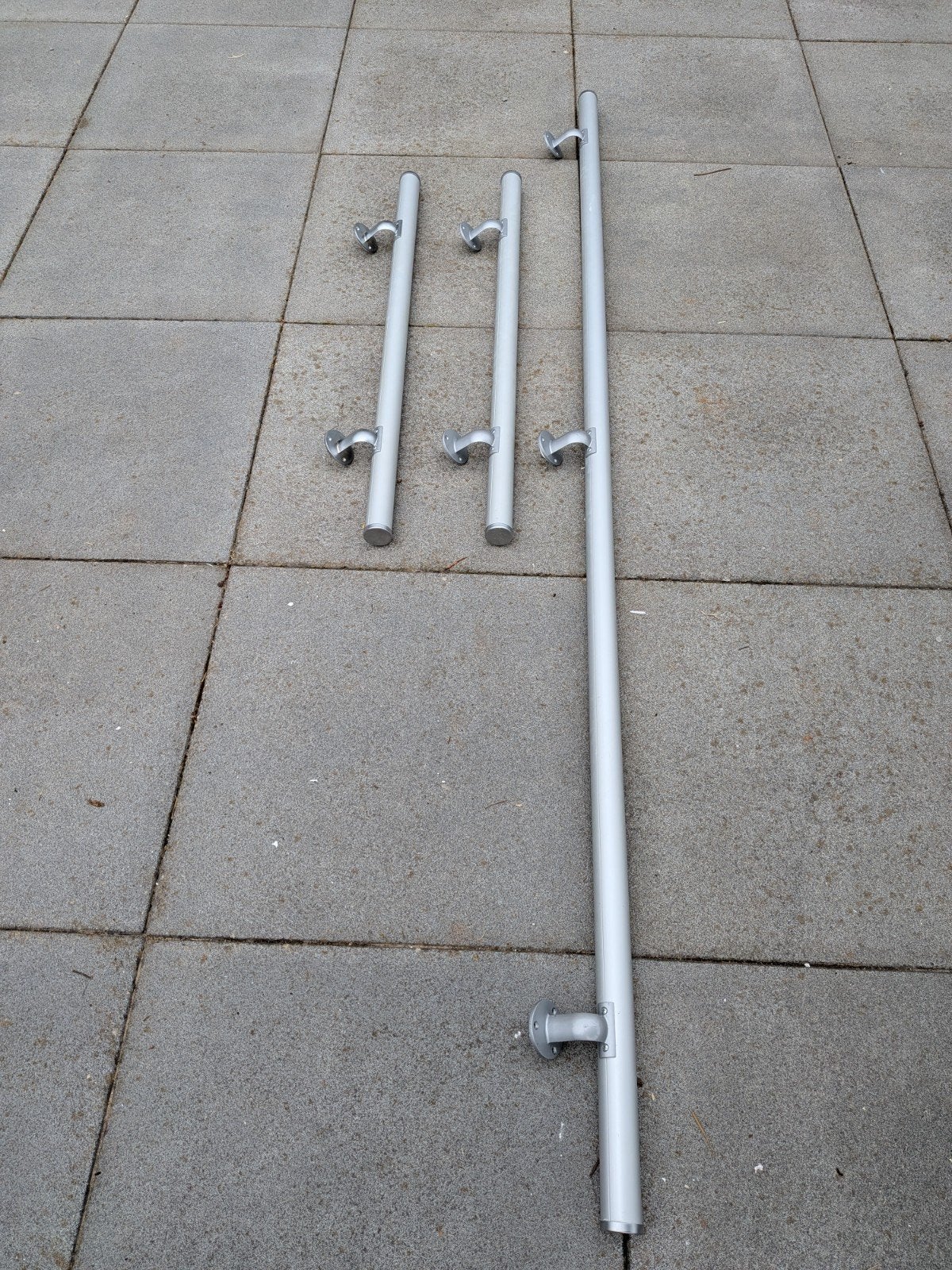5 aluminium trapleuningen met beslag - diverse lengtes, Ophalen, Gebruikt