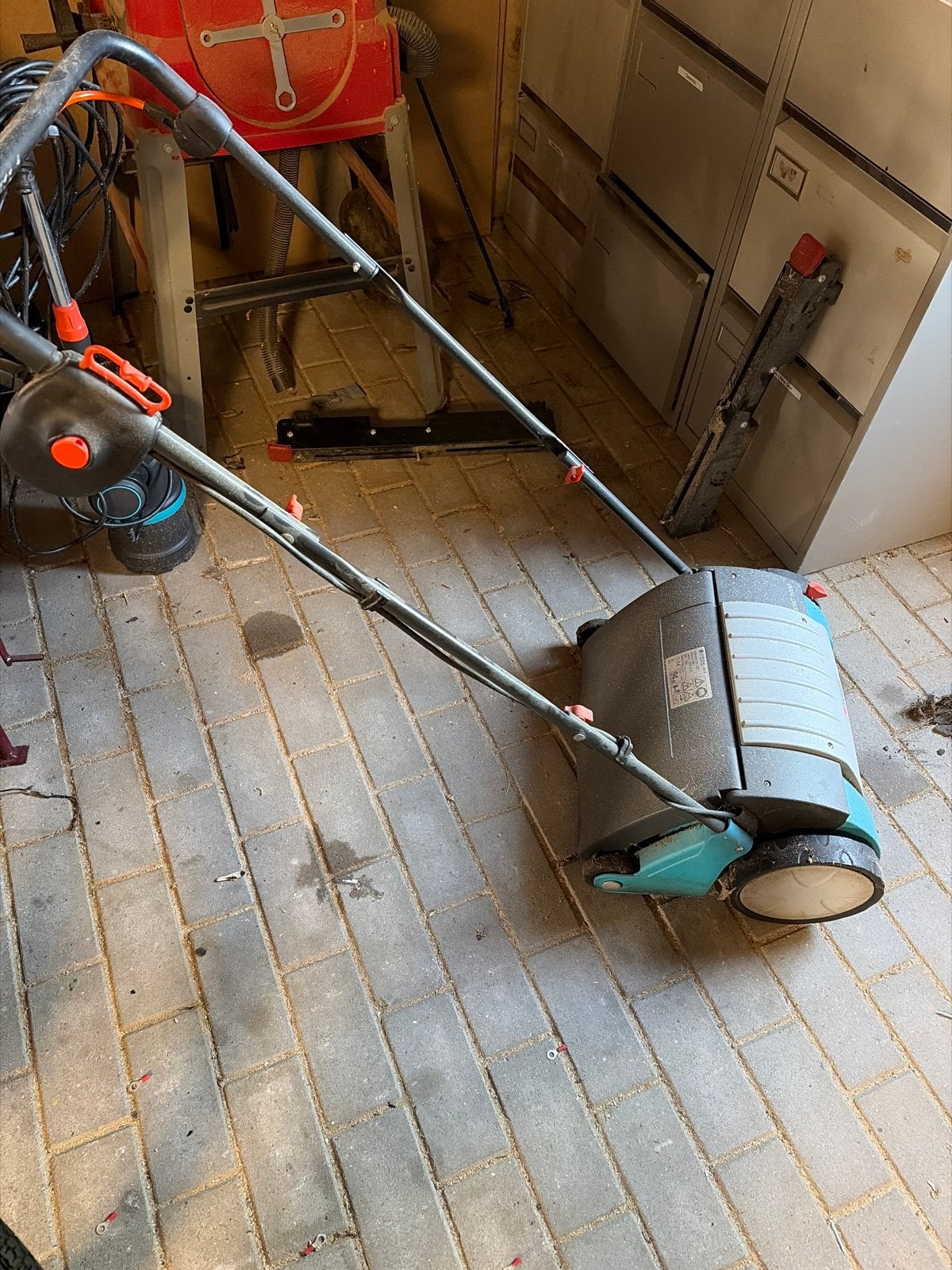 Gardena Verticuteermachine EVC 1000 - 1000W, Tuin en Terras, Verticuteermachines, Ophalen, Gebruikt, Elektrisch