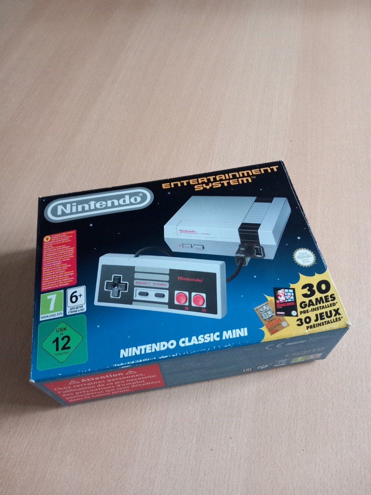 Nintendo Classic Mini: NES (boxed), Ophalen of Verzenden, Zo goed als nieuw, Met 1 controller, Met games