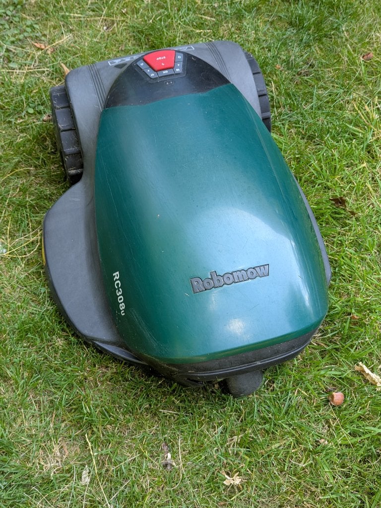 Robomow RC308u (defect maar met €300 nieuwe onderdelen), Ophalen, Gebruikt, Bestuurbaar via app, Robomow