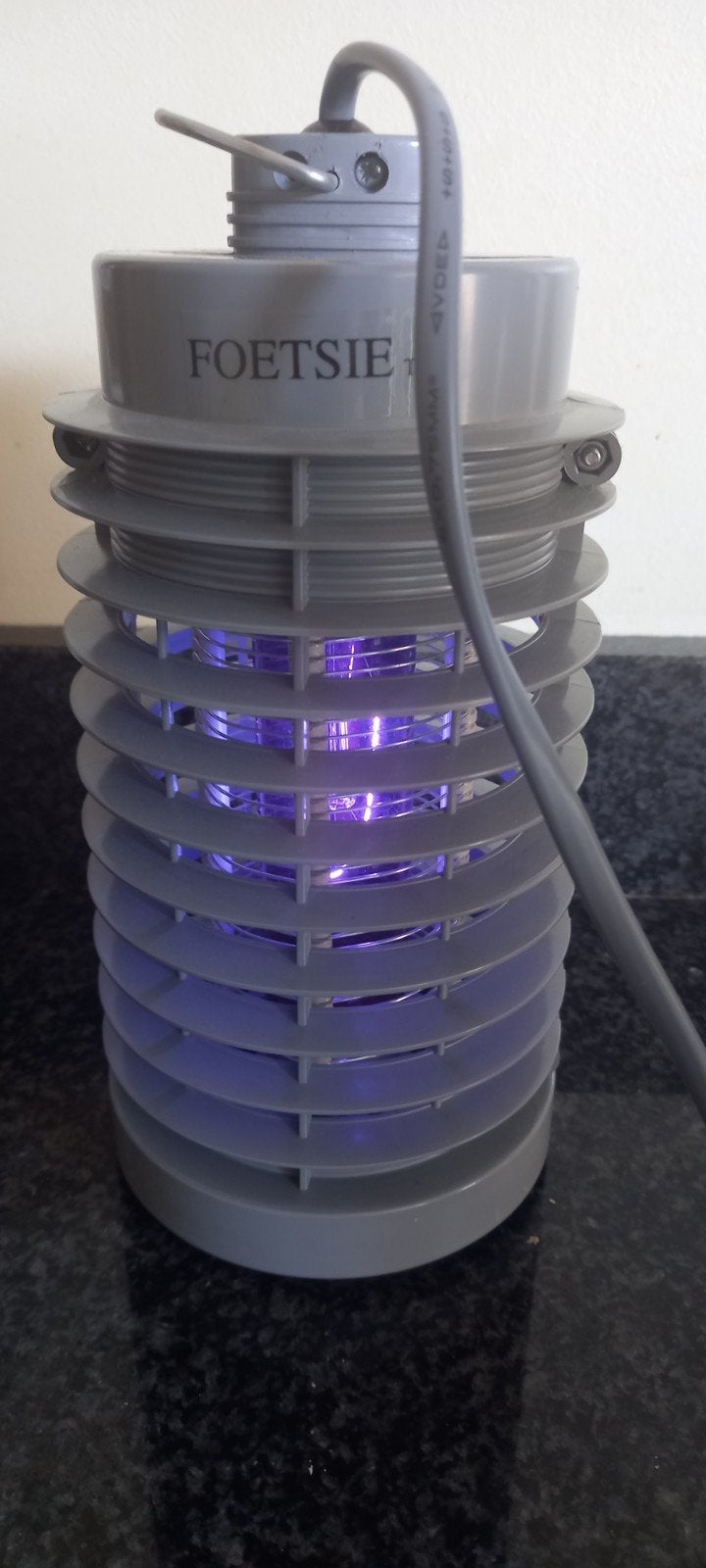 Foetsie insectenlamp met doos, Ophalen of Verzenden, Zo goed als nieuw, Grijs