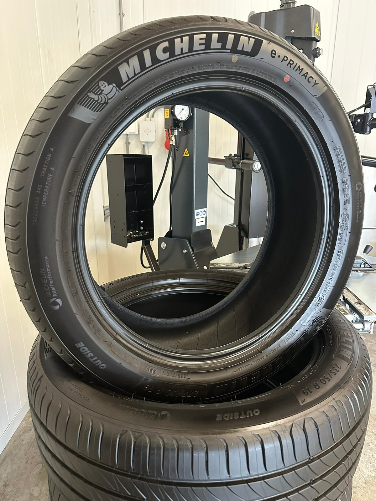 235 50 19 Michelin Zomerbanden 235/50 R19 + Gratis Montage, 19 inch, Nieuw, Ophalen of Verzenden, 235 mm