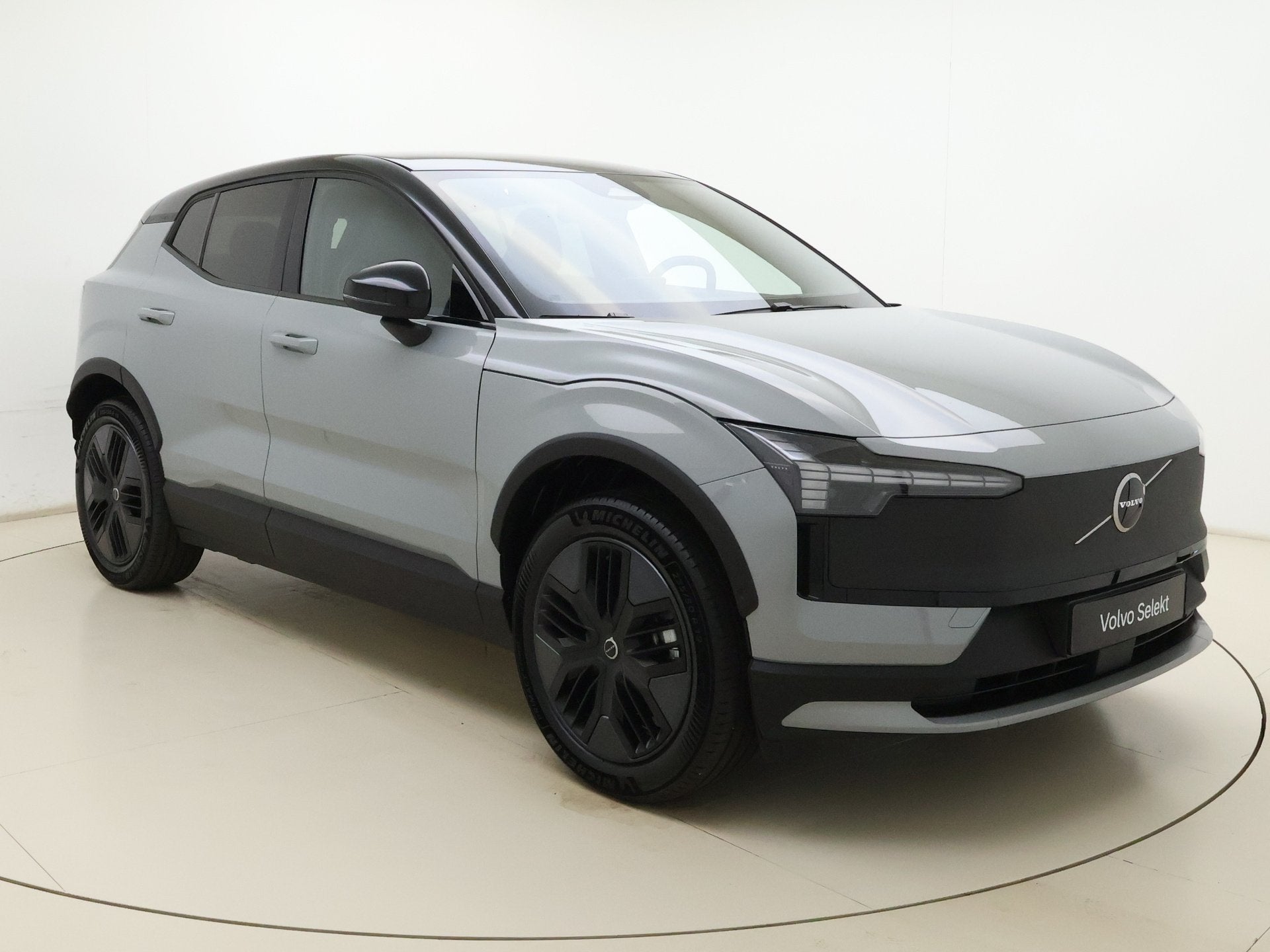 Volvo EX30 Cross Country P5 Long Range Plus Europa 69 kWh /, Auto's, Volvo, Automaat, EX30, Automatische klimaatregeling, SUV of Terreinwagen