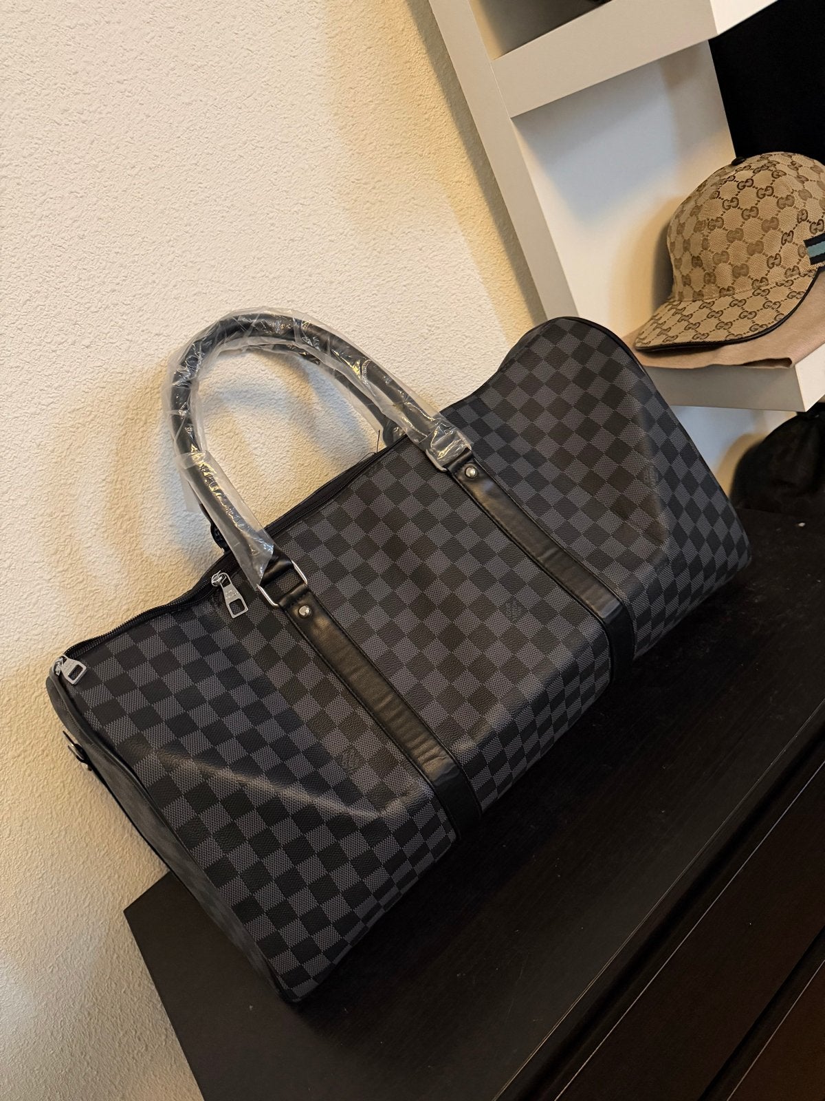 Louis vuitton reistas, 20 tot 30 cm, Zwart, Nieuw, Ophalen of Verzenden