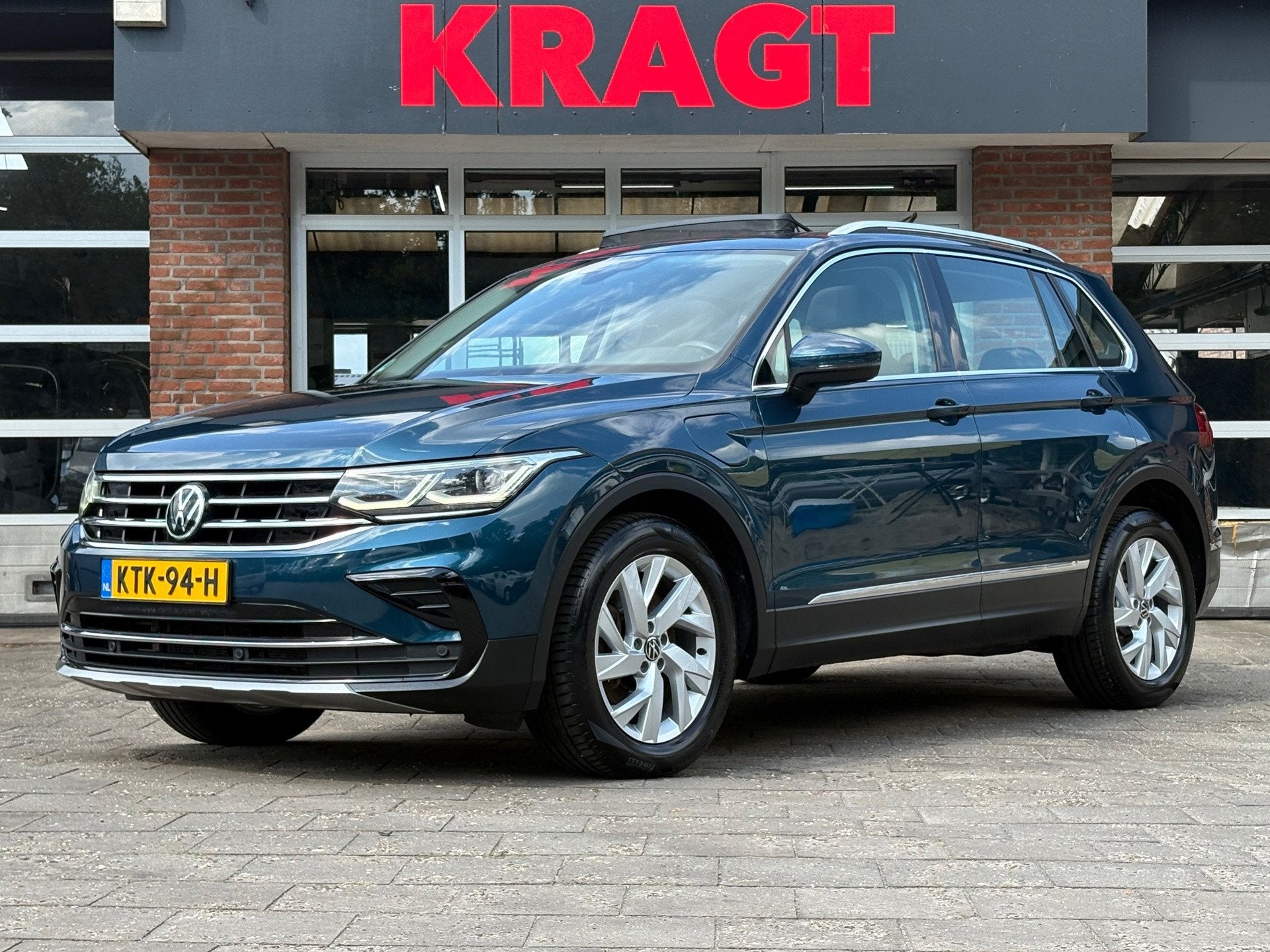 Volkswagen TIGUAN Elegance 1.4 TSI eHybrid 245 pk - Panorama, Automatische klimaatregeling, 4 cilinders, Blauw, Alcantara