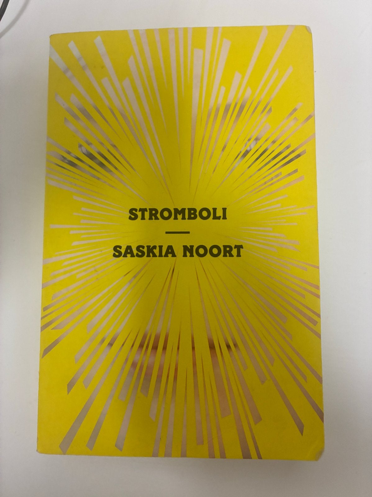 Stromboli - Saskia Noort (Boek), Ophalen of Verzenden, Zo goed als nieuw, Nederland