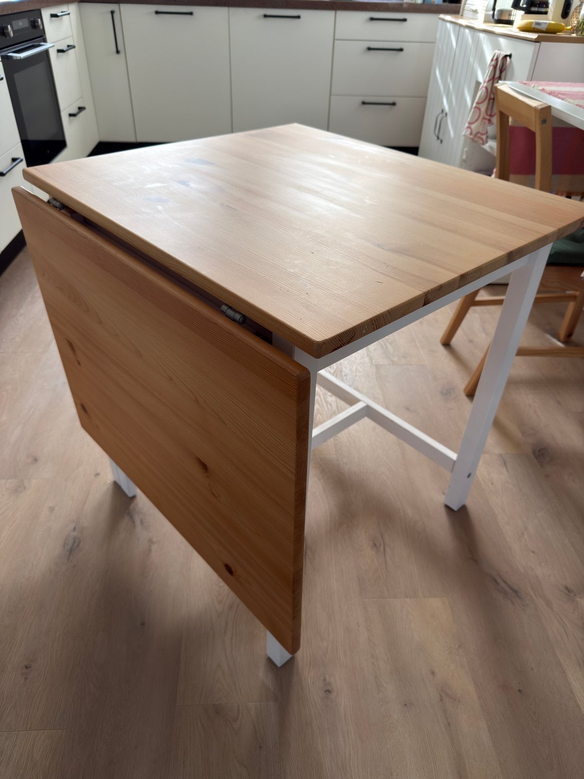 IKEA Pintorp eettafel, inklapbaar, grenen/wit, Ophalen, Gebruikt, Tot twee personen, 50 tot 100 cm