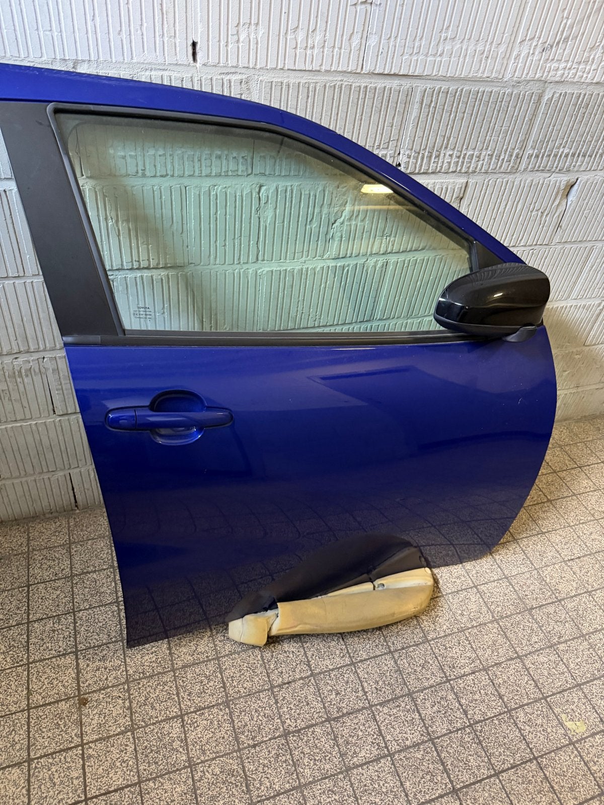Toyota aygo X Blauwe rechtsvoor deur met spiegel, Auto-onderdelen, Gebruikt, Ophalen of Verzenden, Toyota, Voor